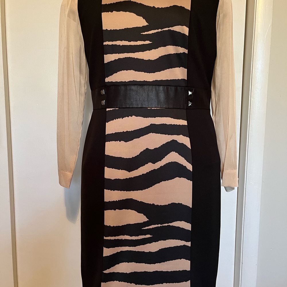 Classic Tahari Design Animal Print Dress - Picture 2 of 6